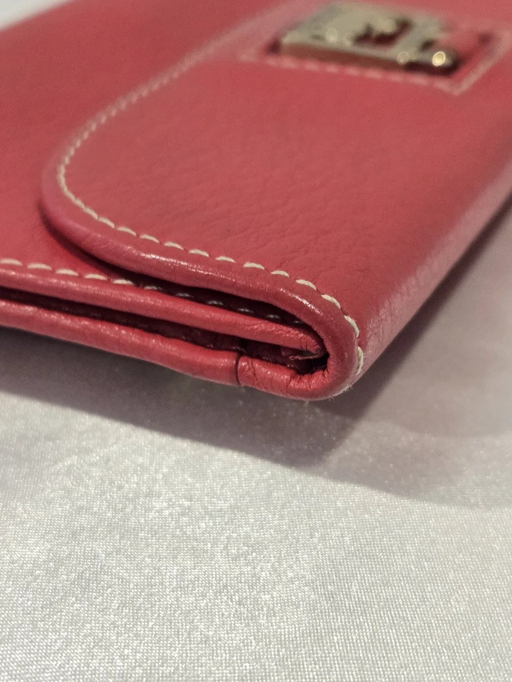 Dooney & Bourke Red Pebbled Leather Wallet With Box - Picture 7 of 16